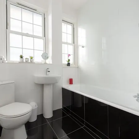 Tower Bridge Exclusive Two Bedroom Apartment London Exterior photo